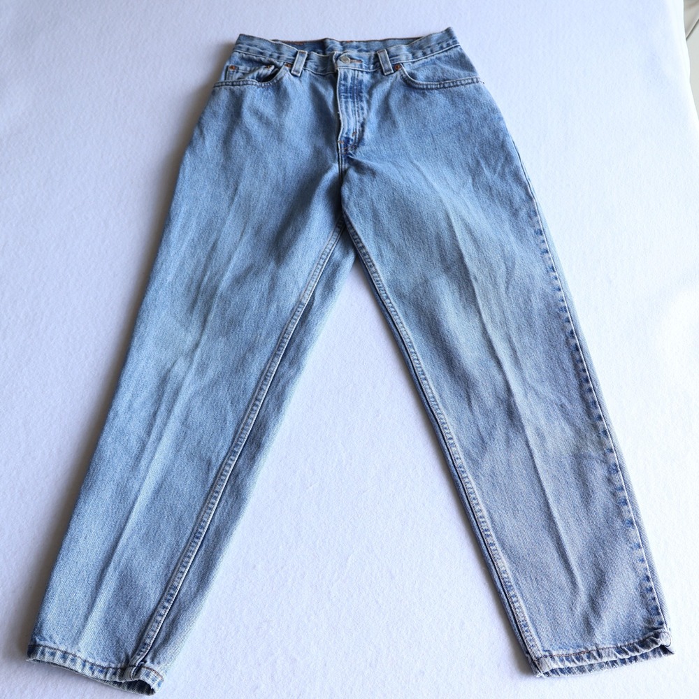 Vintage Levis 550 Relaxed Fit Tapered Leg Women's 8 Petite Jeans Light Wash USA